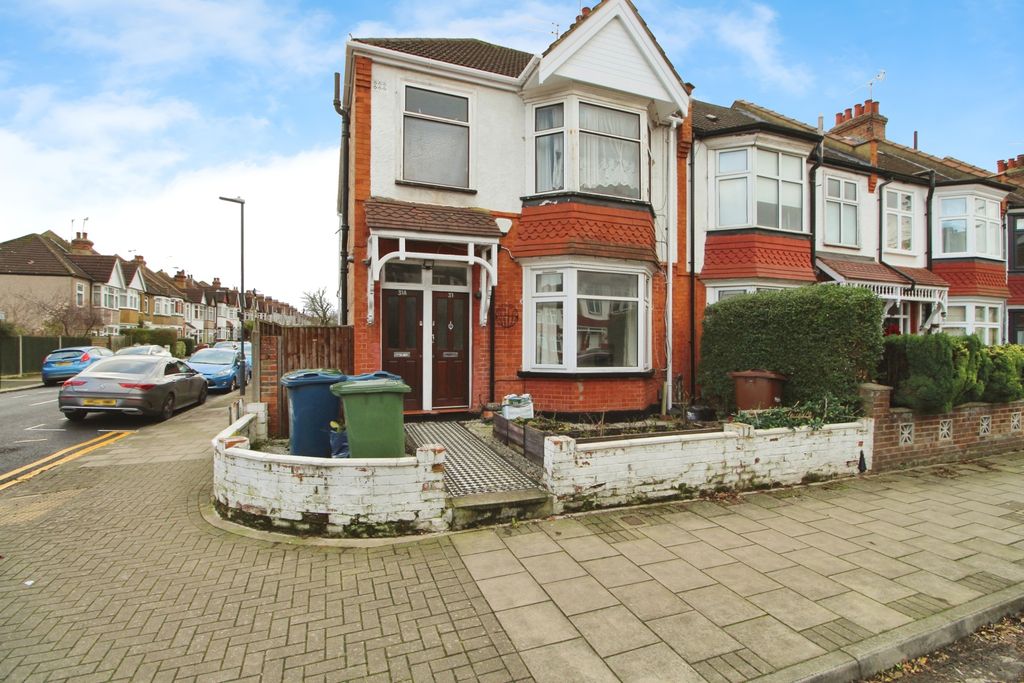 Property photo 1 of 19 Two Bedroom Ground Floor Maisonette For Rent