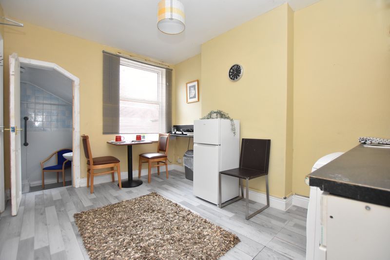 Property photo 3 of 6 Photo 4