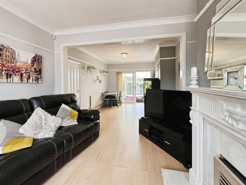 Property photo 2 of 23