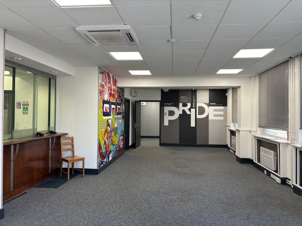 Property photo 2 of 14 Picture No. 18