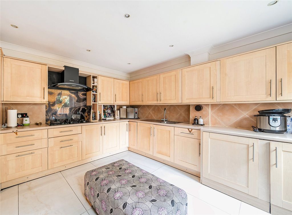 Property photo 3 of 18 Picture No. 22