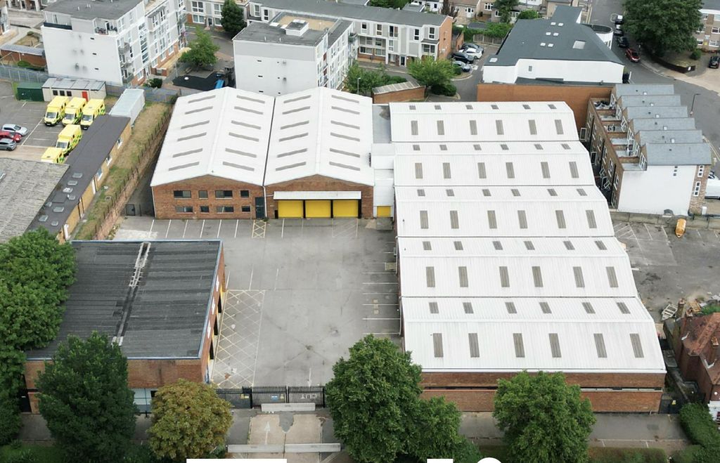 Property photo 1 of 8 Bloom Ealing