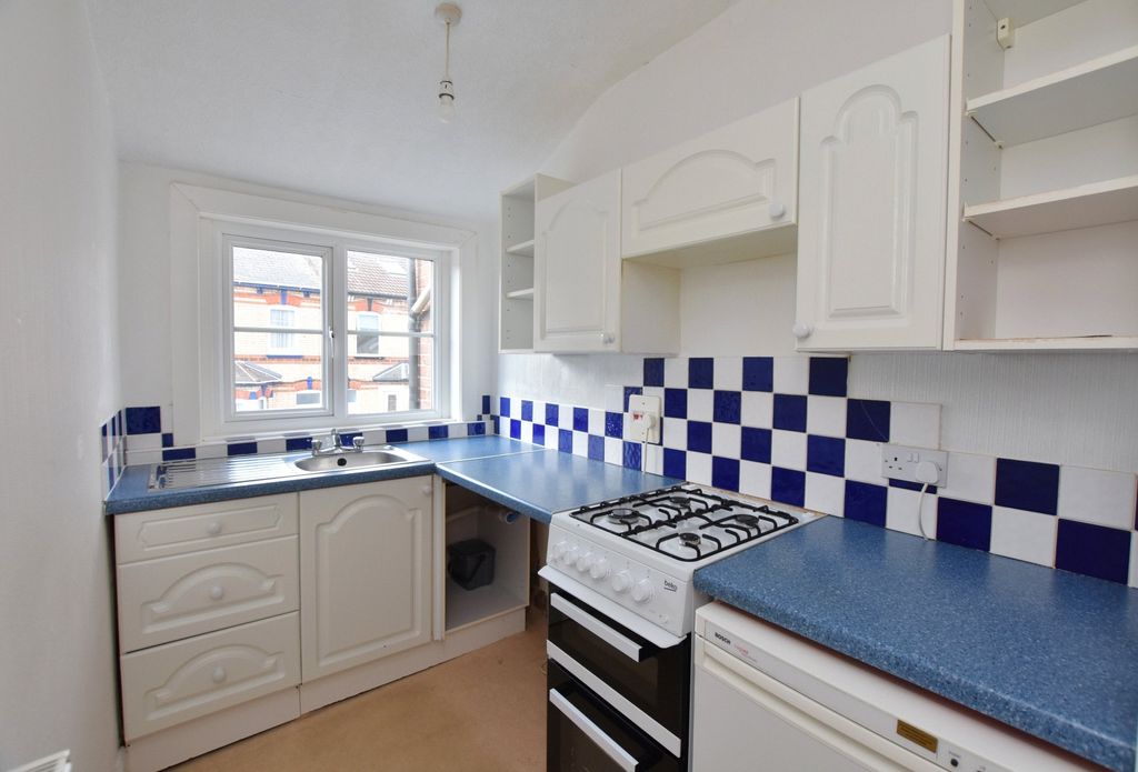 Property photo 3 of 13 Kitchen
