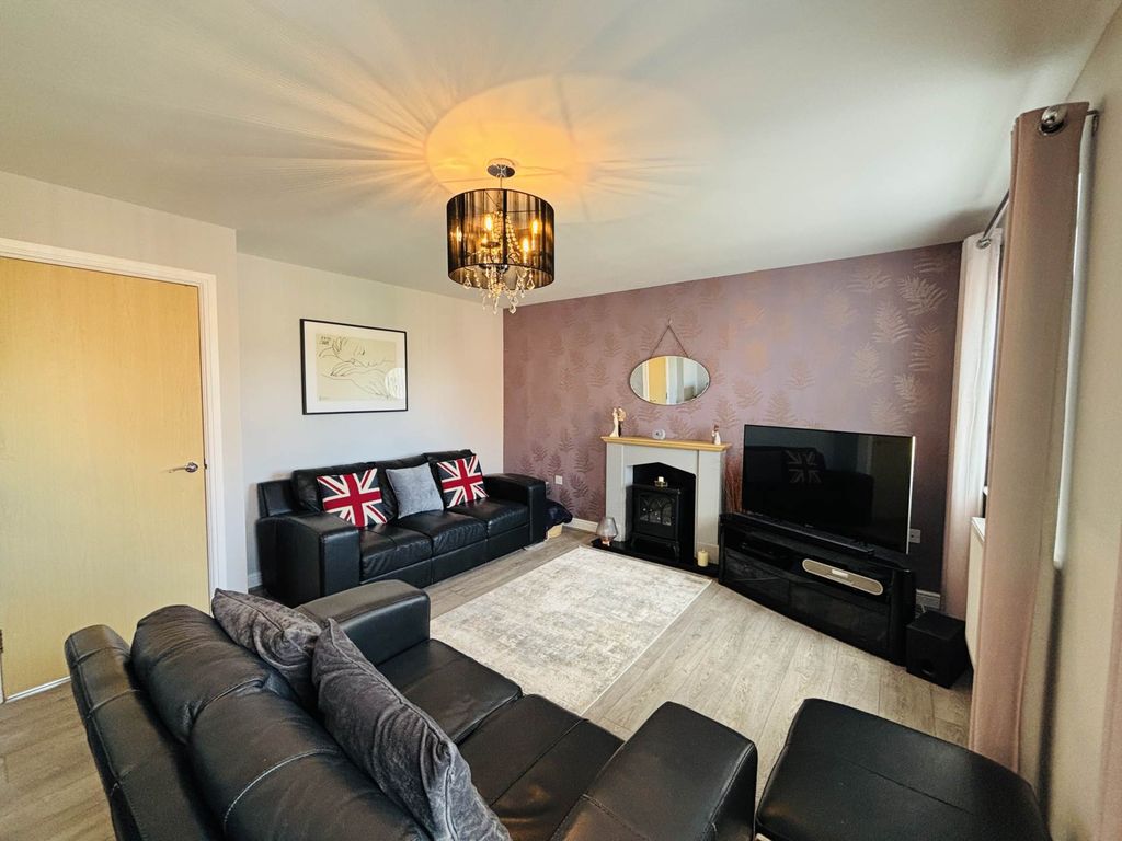 Property photo 2 of 24