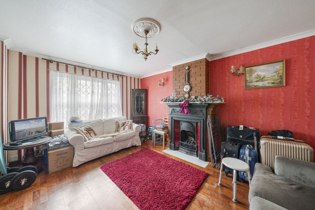 Property photo 3 of 8