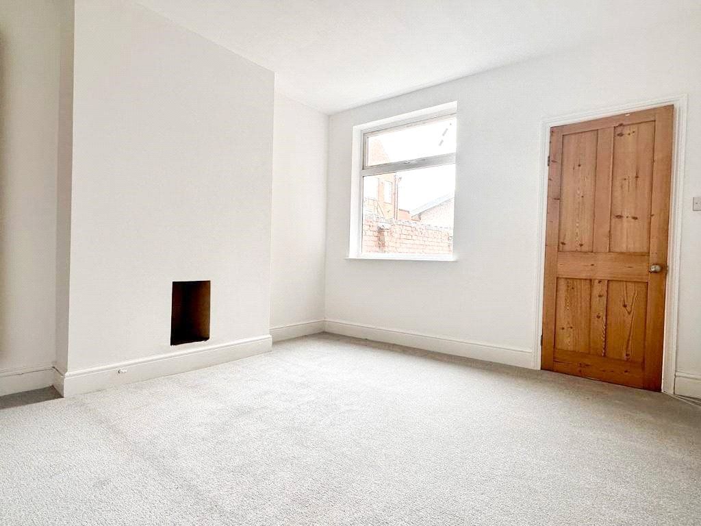 Property photo 3 of 10 Dining Room