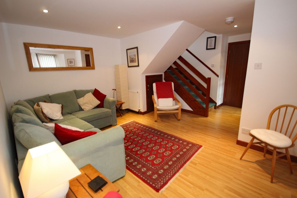Property photo 2 of 25