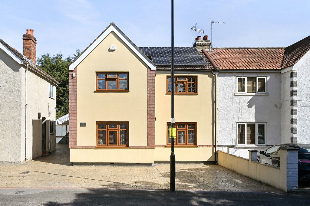 Property photo 3 of 22