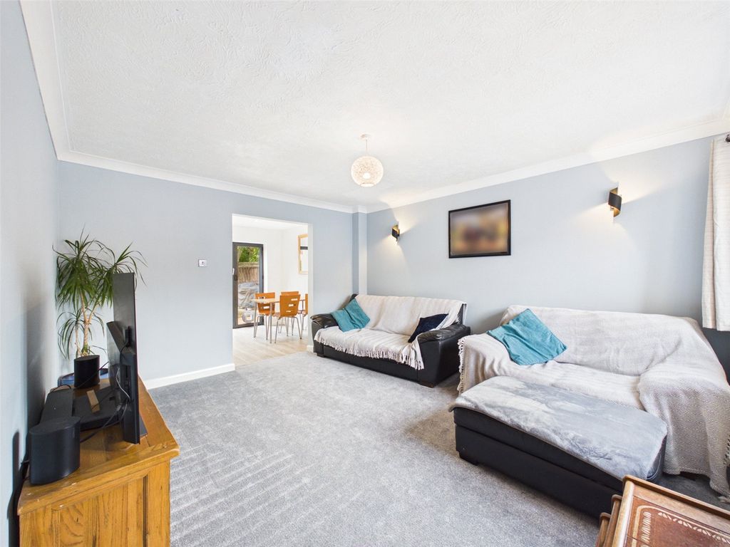 Property photo 3 of 17 Picture No. 38