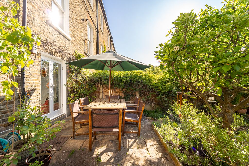 Property photo 2 of 17 Ndb05811