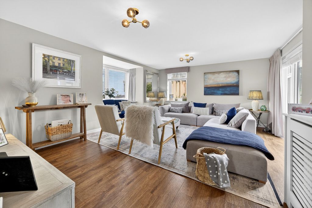 Property photo 2 of 49