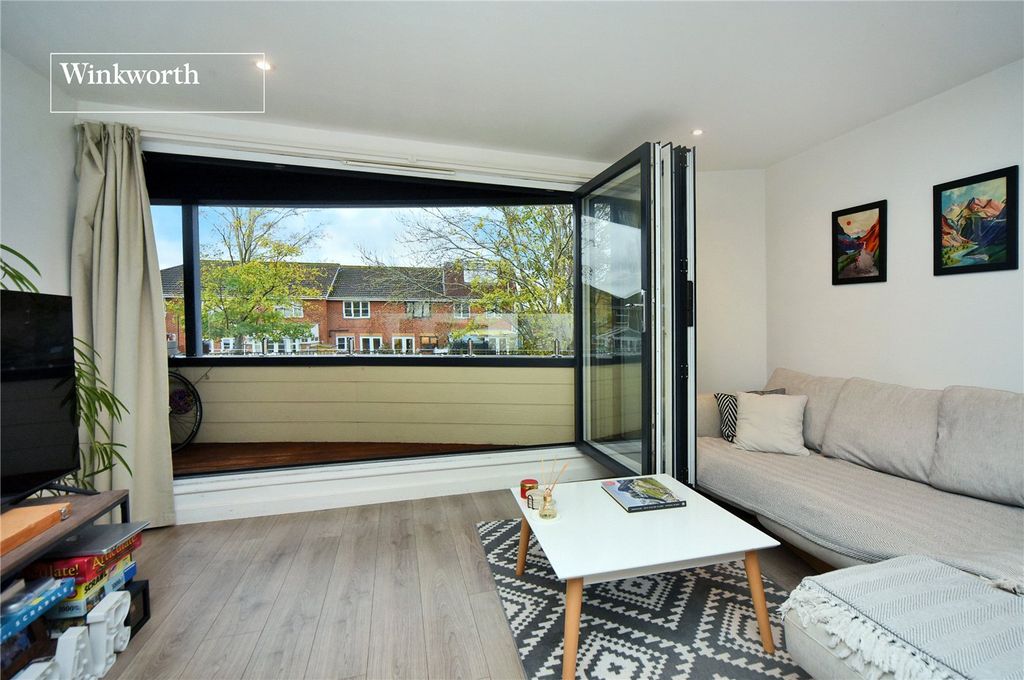 Property photo 2 of 11 Picture No. 13