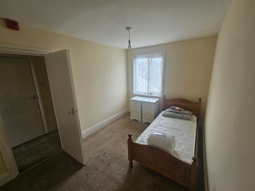 Property photo 2 of 3