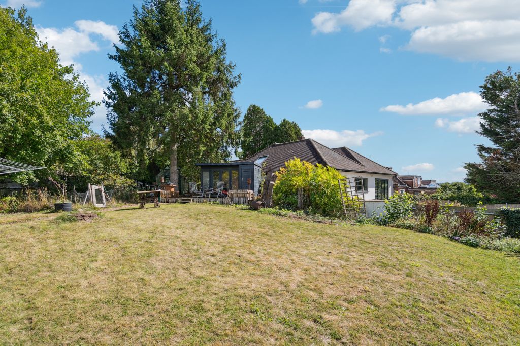 Property photo 2 of 14