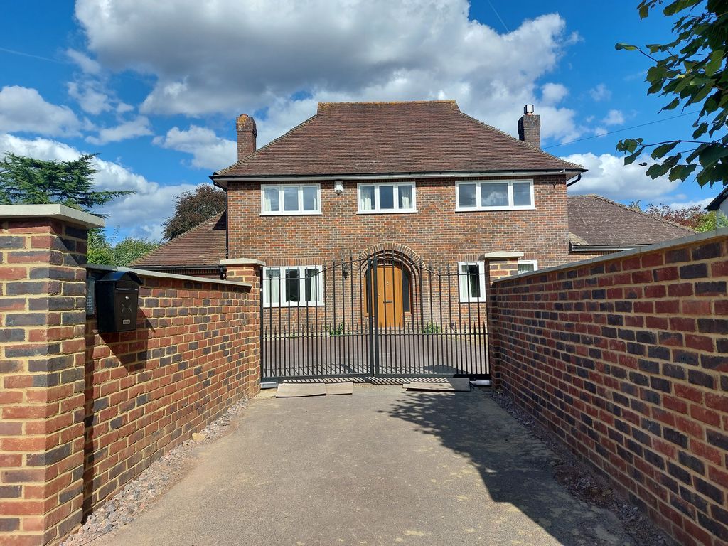 Property photo 3 of 19 Photo 11