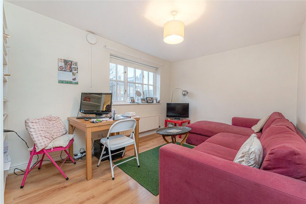 Property photo 3 of 8 Picture No. 02
