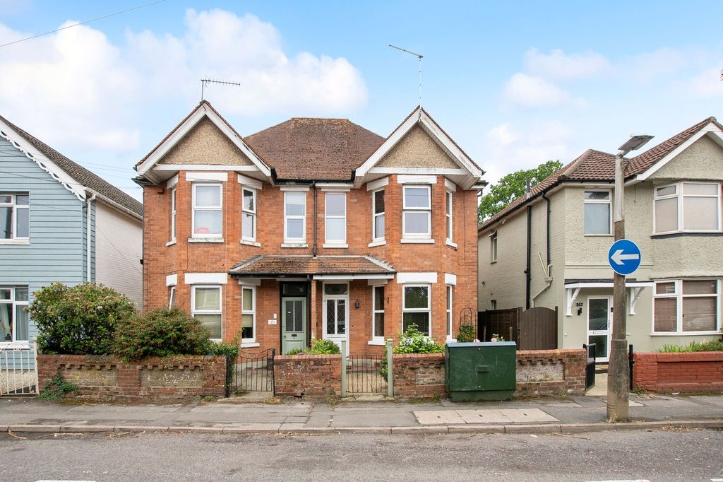 Property photo 2 of 26