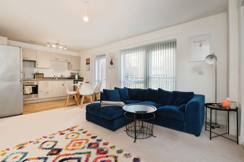 Property photo 2 of 12