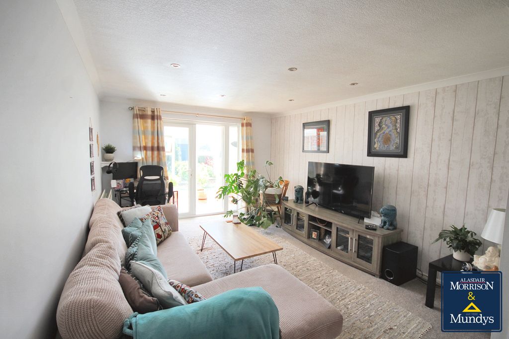Property photo 2 of 16 Living Room