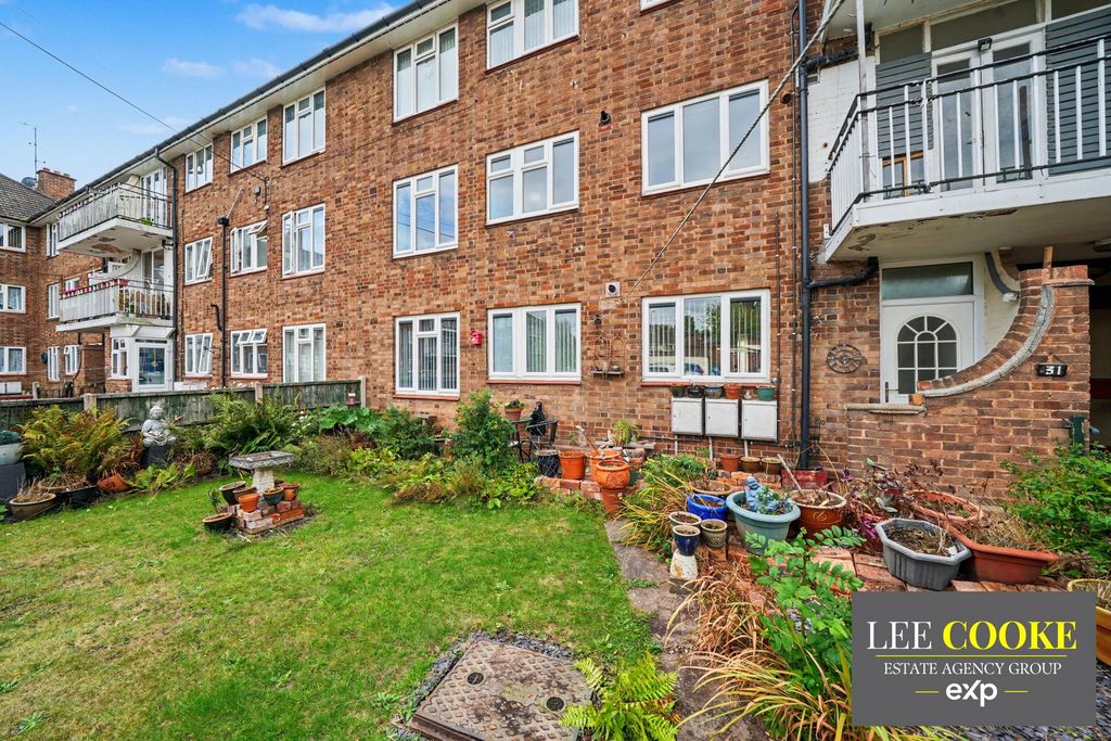 Property photo 2 of 30