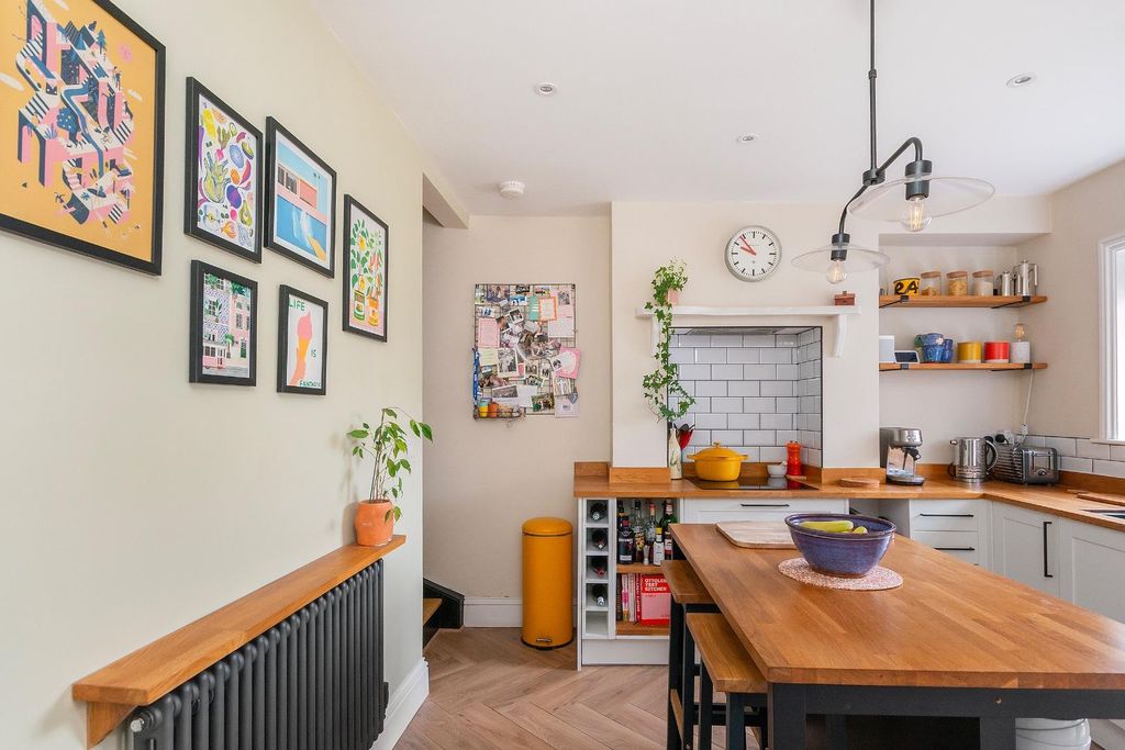 Property photo 1 of 29 5G4Rgk - Kitchen F.Jpg