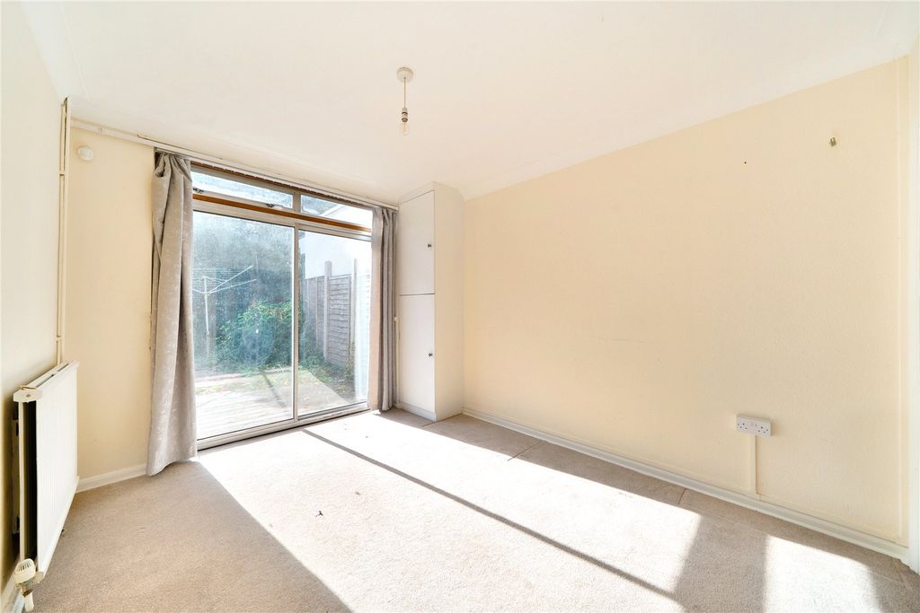 Property photo 2 of 14 Picture No. 12