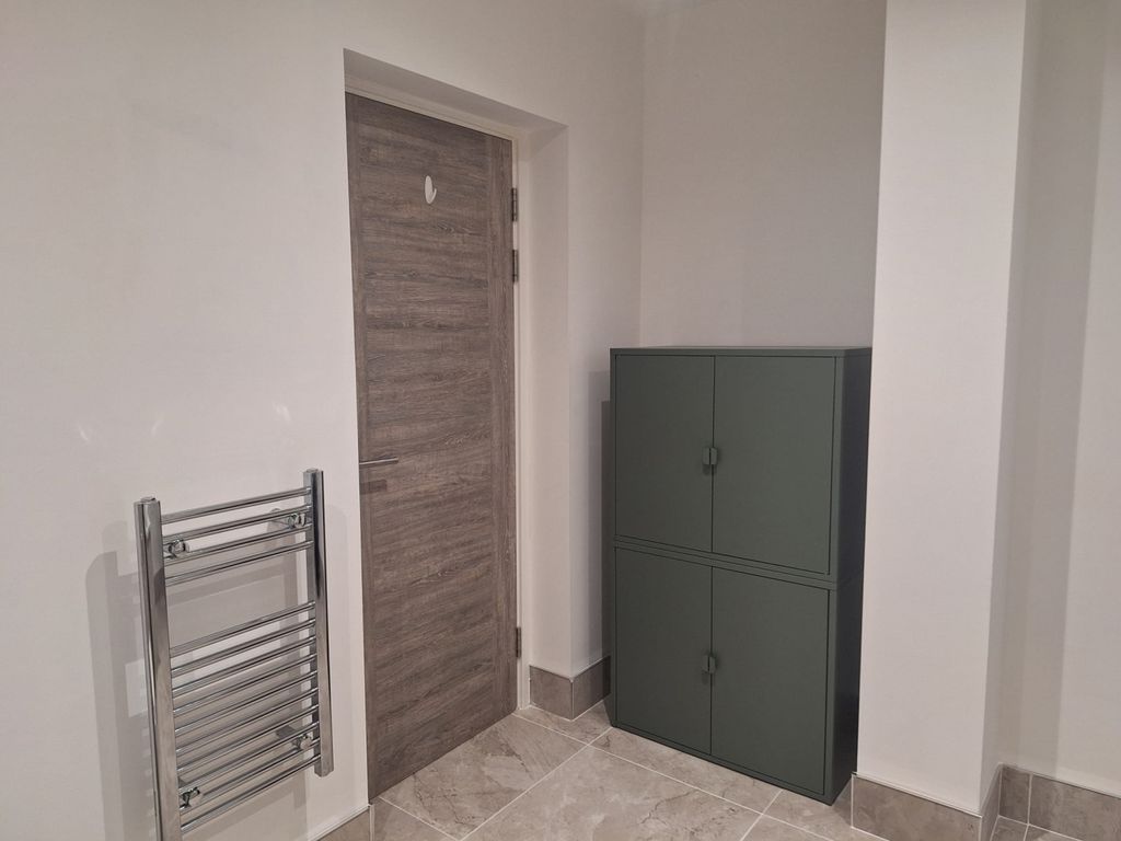 Property photo 3 of 10 Flat 6 Caspian View Bathroom Unit