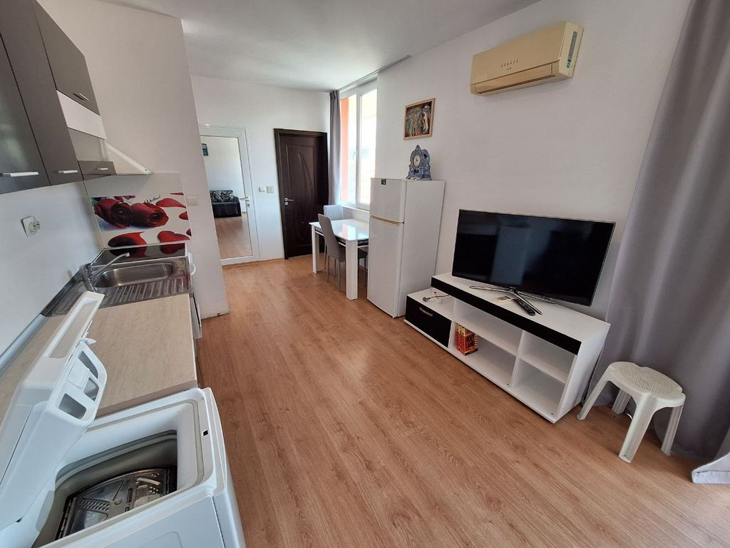 Property photo 2 of 12