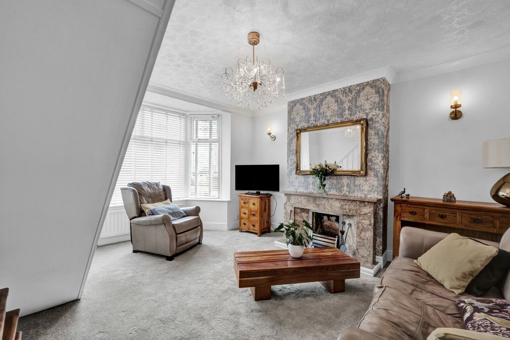 Property photo 3 of 29