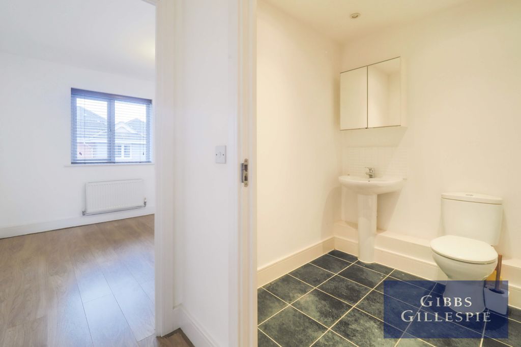 Property photo 3 of 10 8