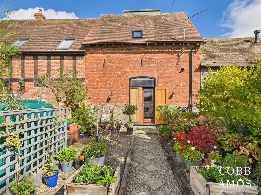 Property photo 1 of 12 Cam02803G0-Pr0226-Still024.Jpg