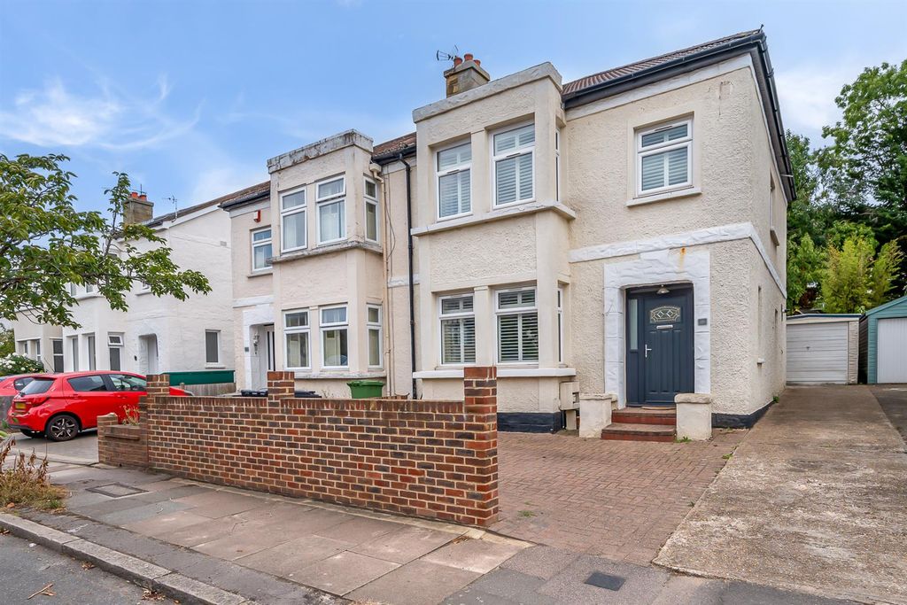 Property photo 1 of 15 External