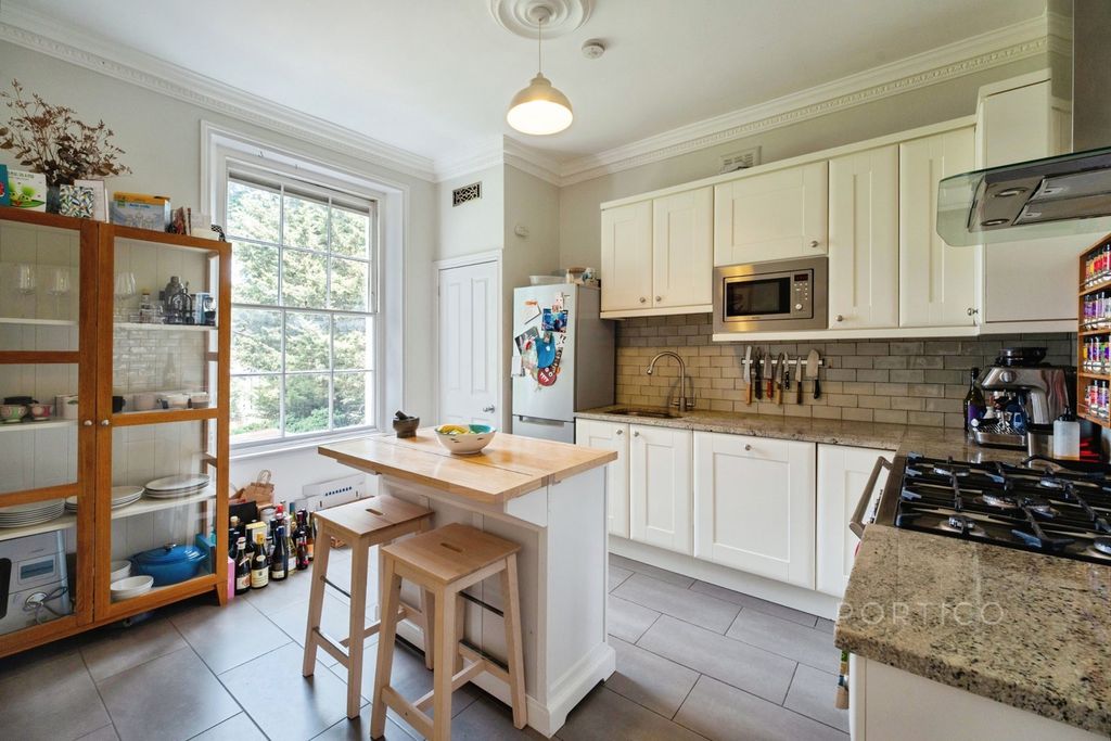 Property photo 3 of 21 Pbox-Img.Jpg