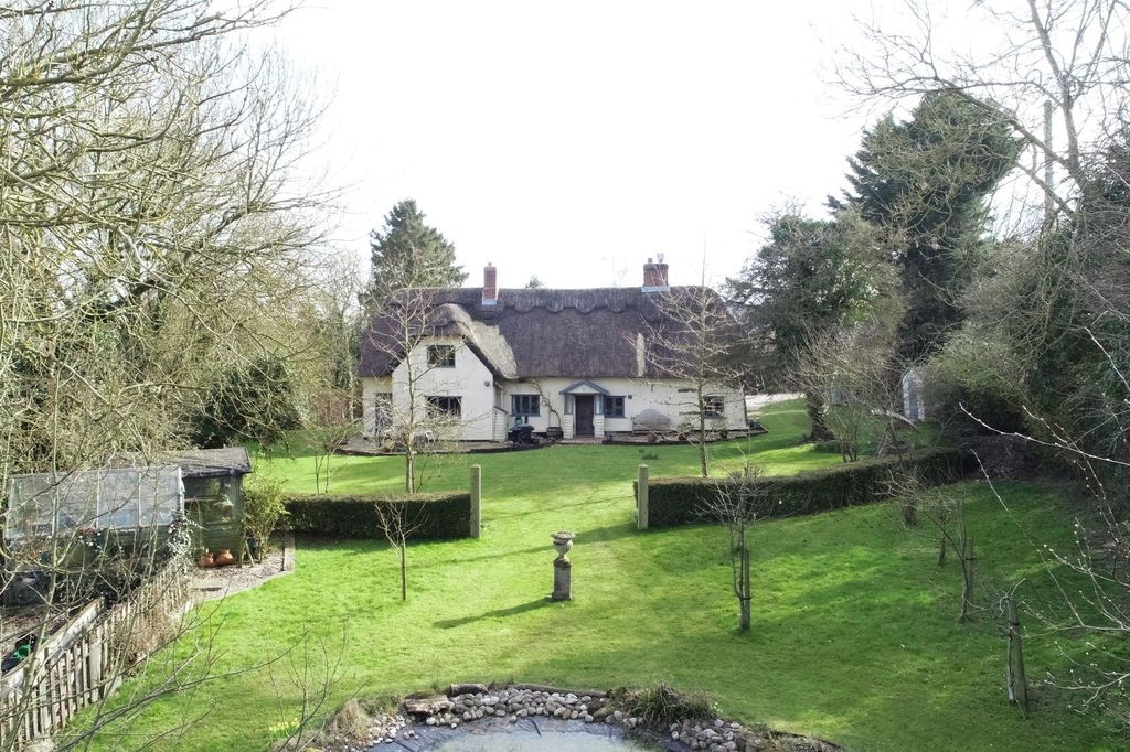 Property photo 2 of 27