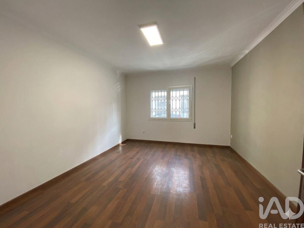 Property photo 2 of 28