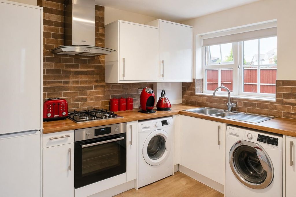 Property photo 2 of 10