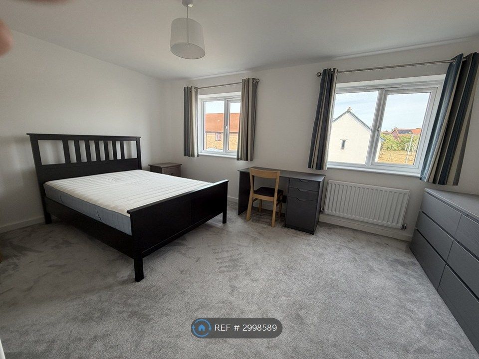 Property photo 2 of 18