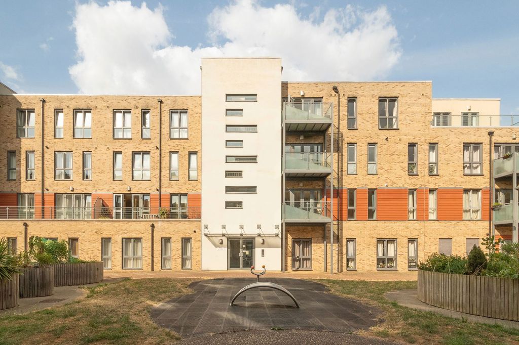 Property photo 1 of 12