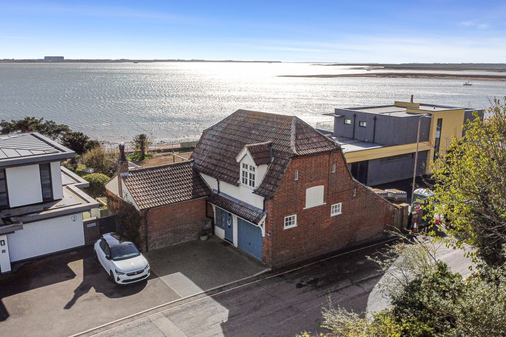 Property photo 3 of 44 15Coastroadfront (2)