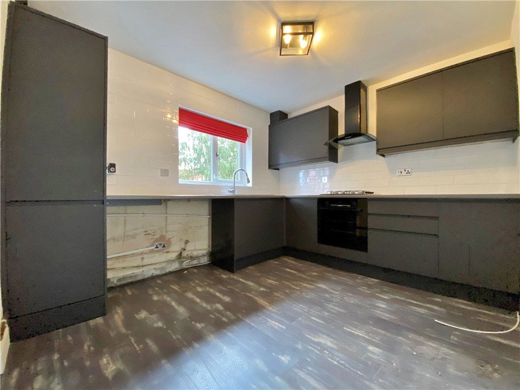 Property photo 2 of 9 Kitchen