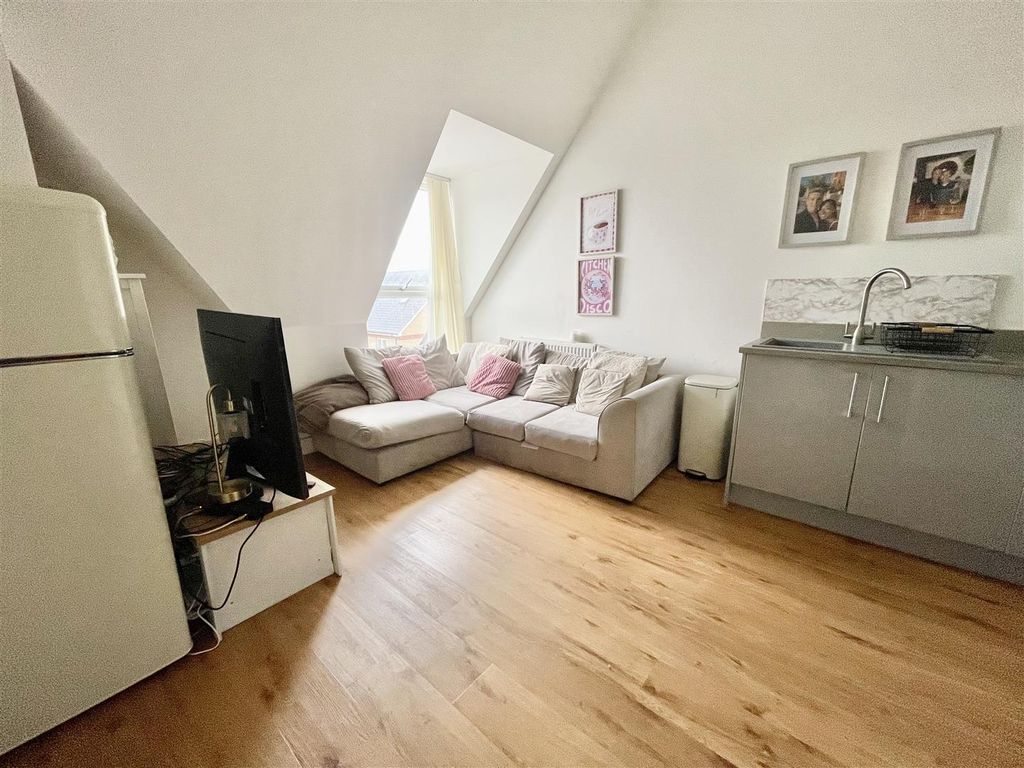 Property photo 2 of 8 Img_2958.Jpeg