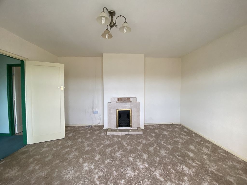 Property photo 3 of 20 Living Room