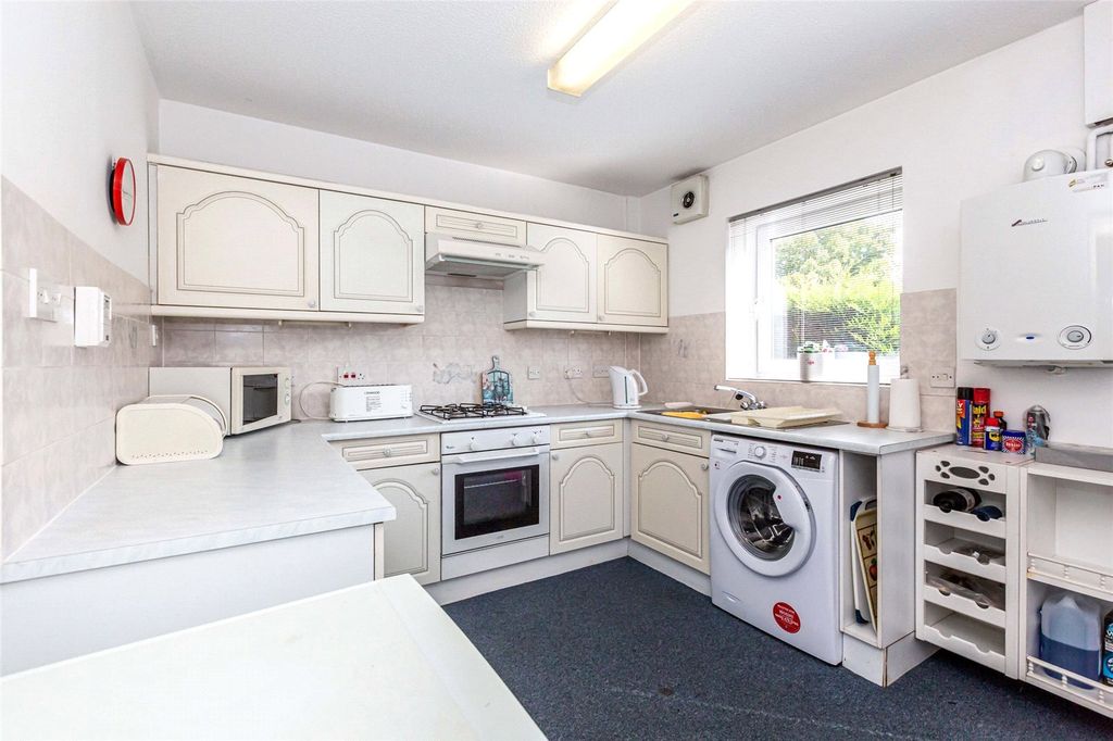 Property photo 3 of 9