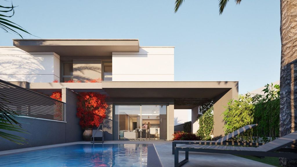 Property photo 2 of 27