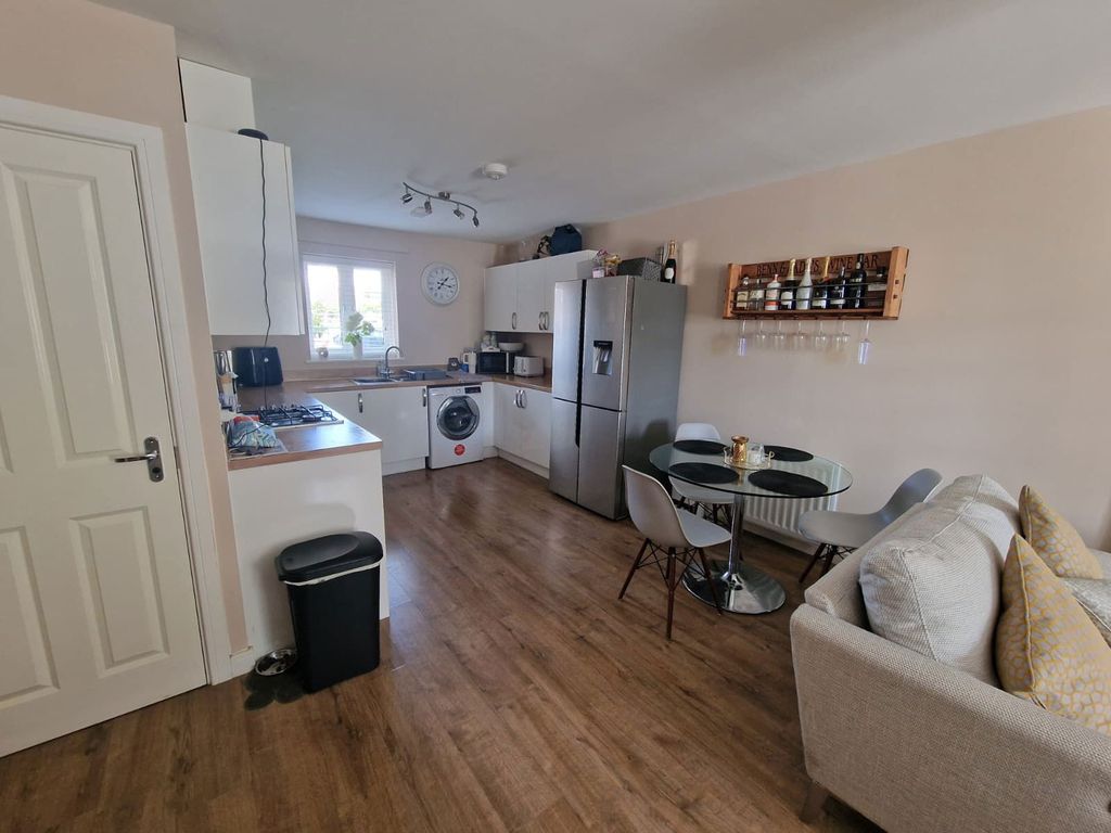 Property photo 2 of 5