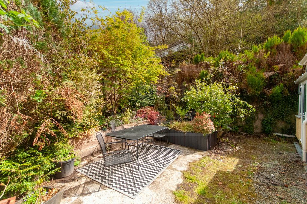 Property photo 3 of 24 Garden