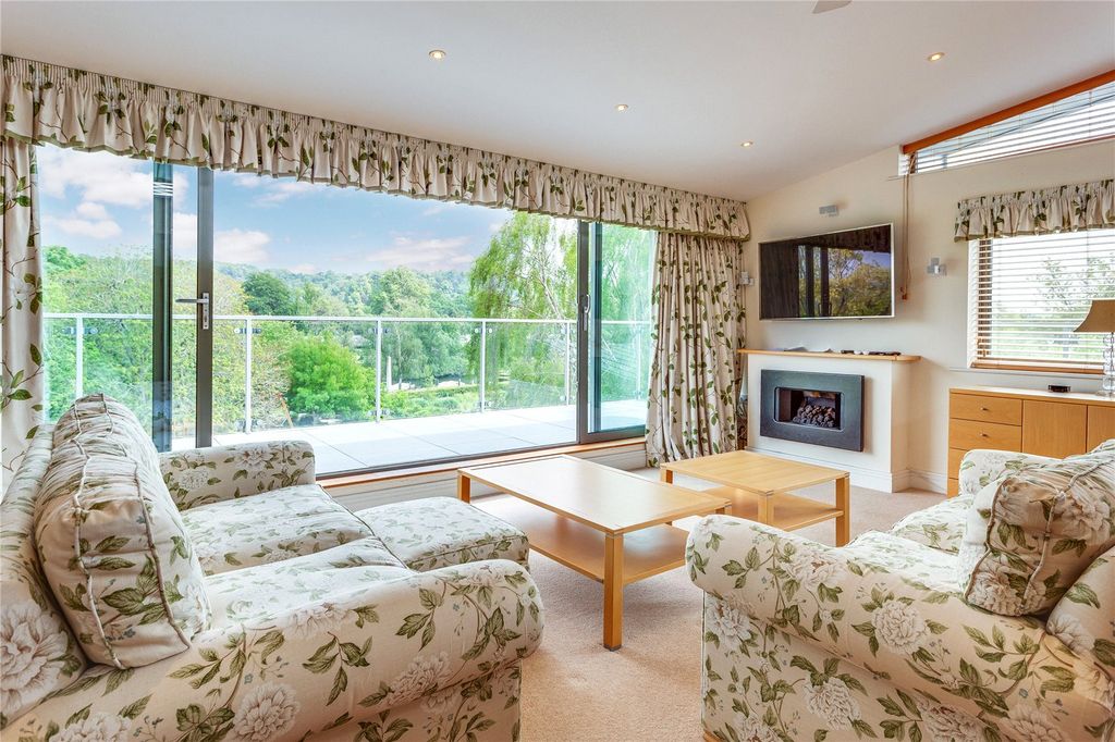 Property photo 2 of 20 Open Plan Living