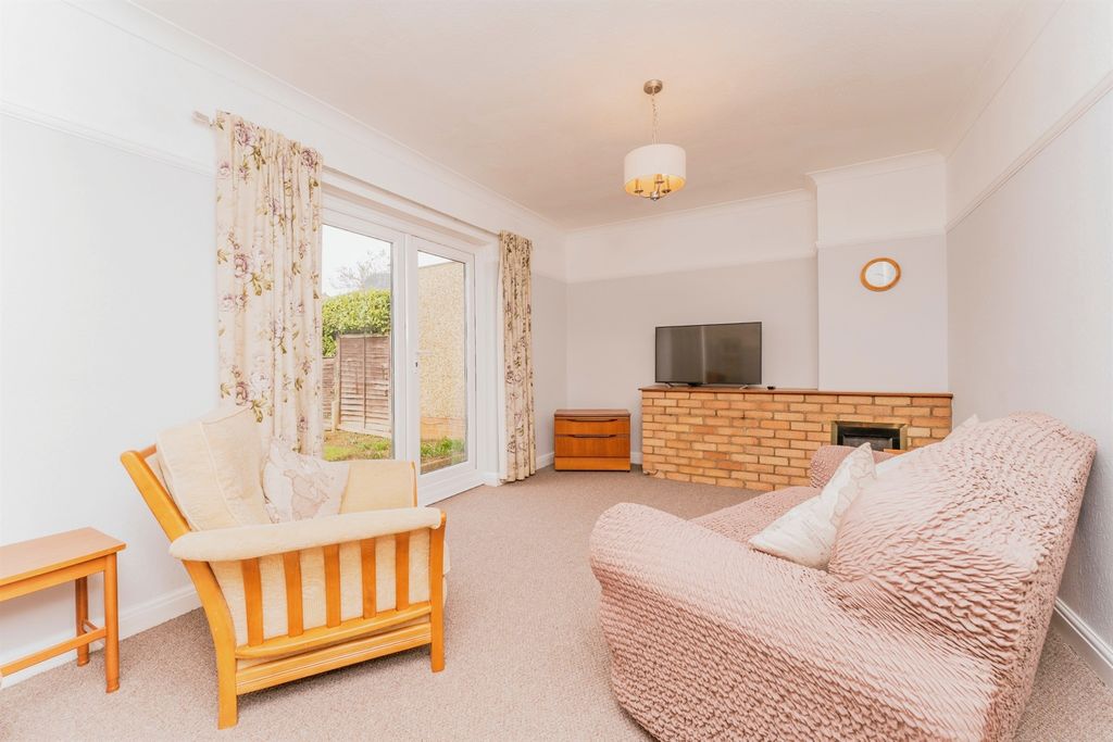 Property photo 3 of 17