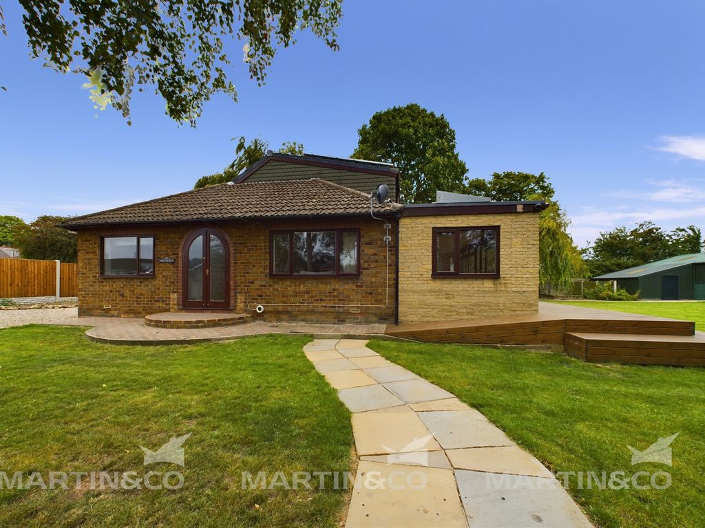 Property photo 1 of 25 Cam02406G0-Pr0300-Still009