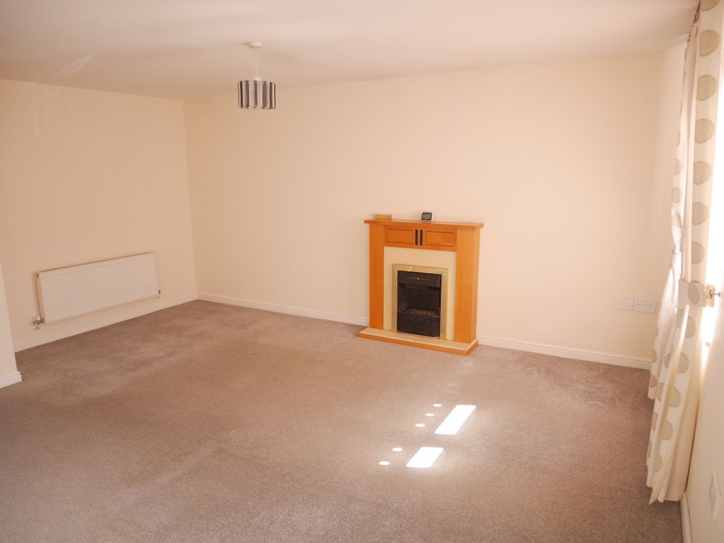 Property photo 2 of 12 Lounge 2
